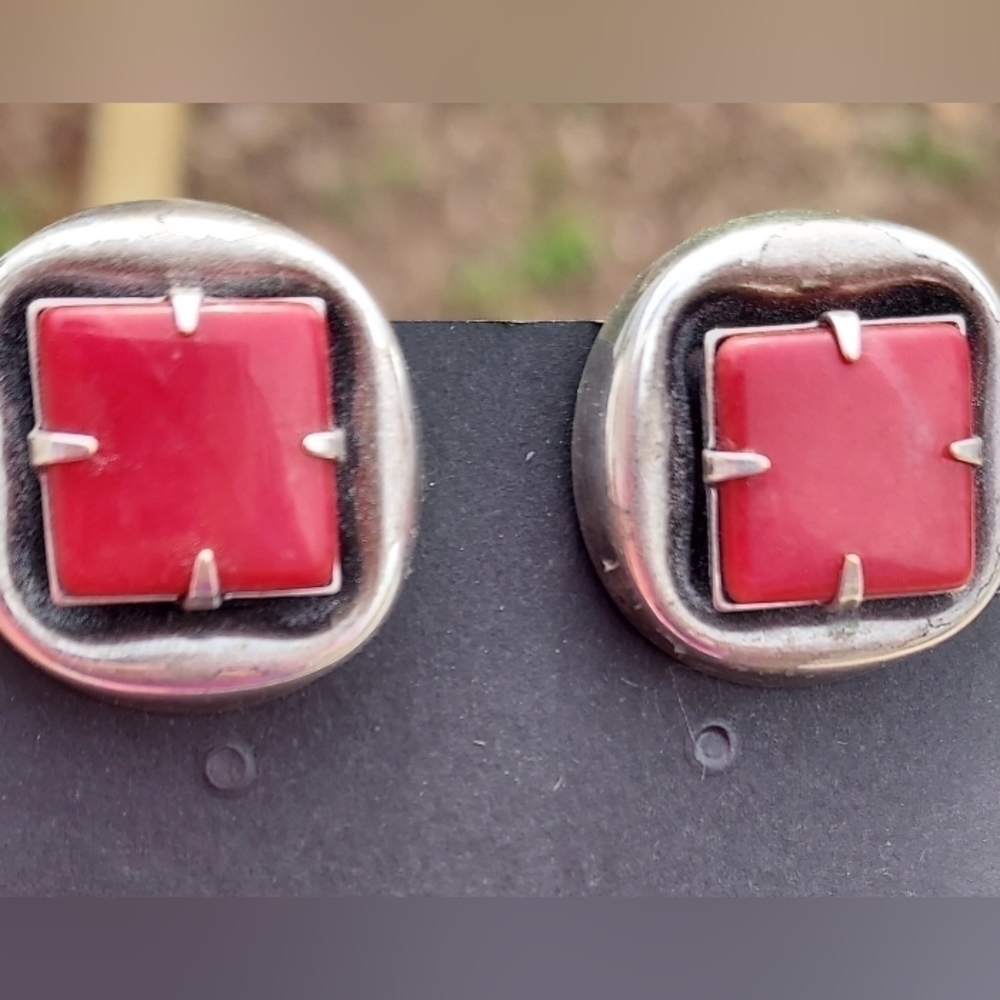 Mbs Vintage Silver Tone Clip On Earrings.